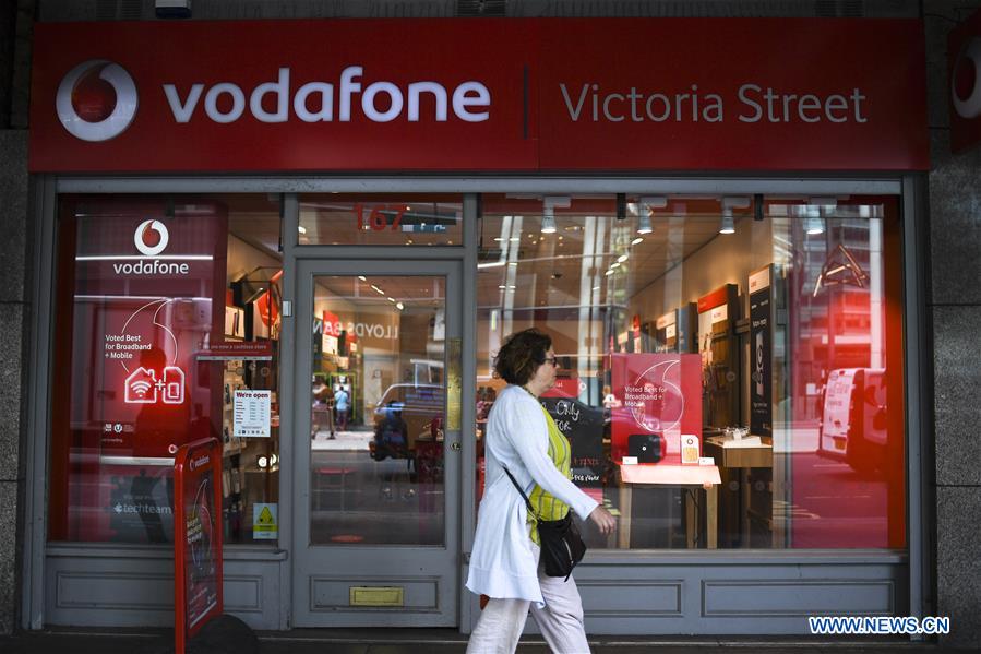 Tienda Vodafone en Londres, Gran Breta?a, 3 de julio del 2019. Vodafone UK inició este miércoles su servicio 5G, convirtiéndose en el segundo operador de telefonía móvil del Reino Unido en encender su red 5G con equipos Huawei. (Foto: Xinhua/Alberto Pezzali)