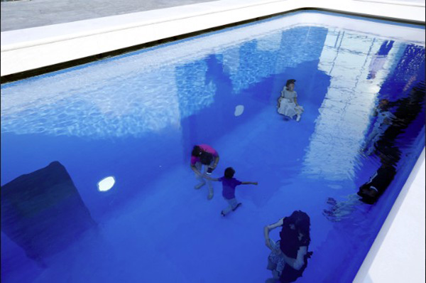 Leandro Erlich desdibuja el umbral conceptual en Beijing