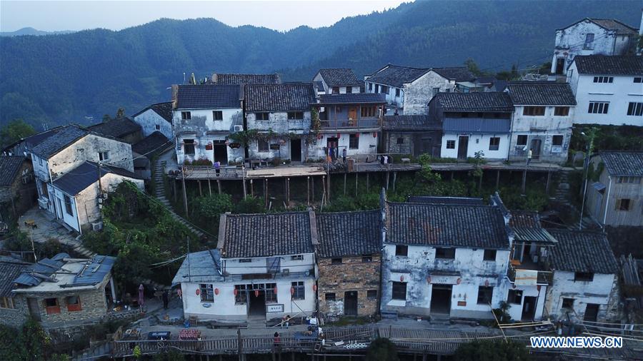 Grato amanecer en la aldea Mulihong de Anhui