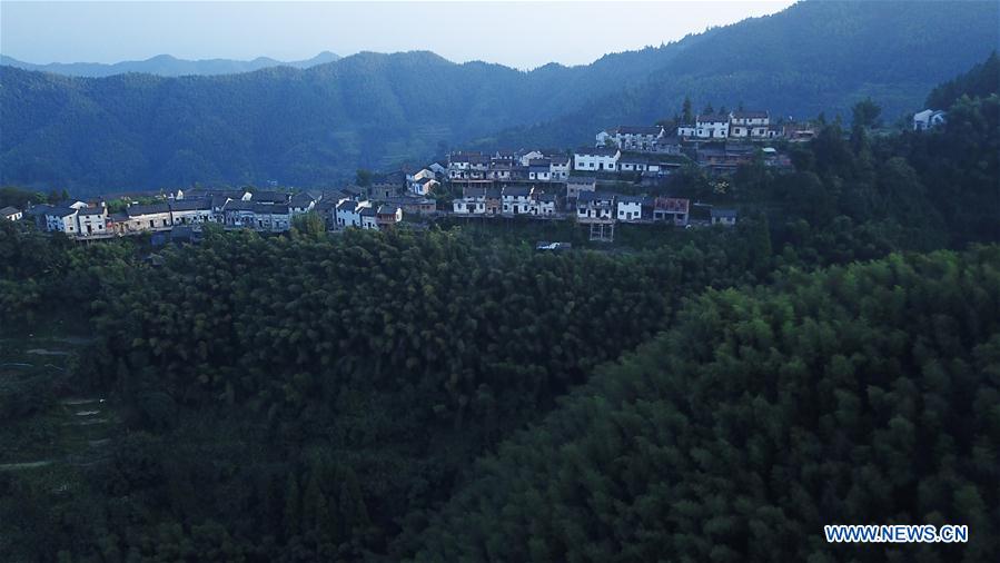 Grato amanecer en la aldea Mulihong de Anhui