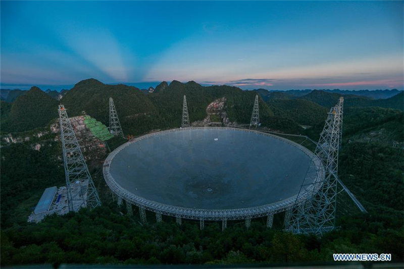 Director de la Academia China de Ciencias: si utilizamos el telescopio Ojo Celestial para freír arroz habría suficiente para cuatro cuencos por persona en todo el mundo