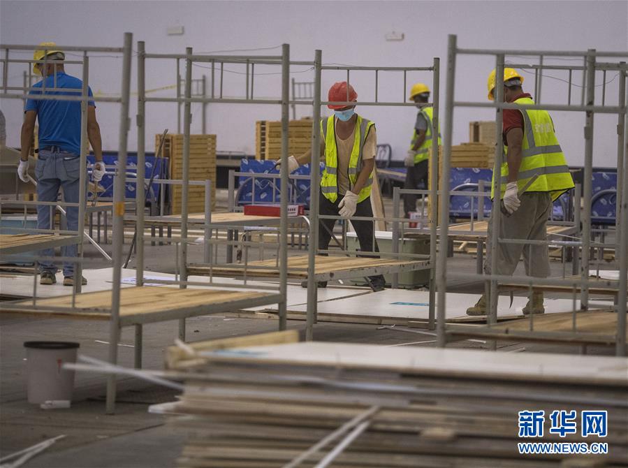 El 29 de julio, los trabajadores comenzaron a desmantelar del hospital temporal Keting de Wuhan. Se estima que los trabajos se alargarán dos o tres días. (Fuente: Xinhuanet)