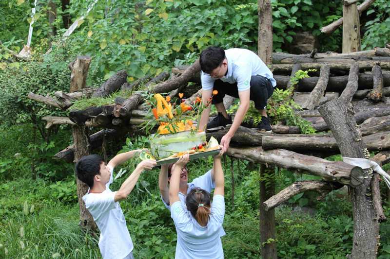 Pastel de cumplea?os para los animales. (Foto: China Daily)