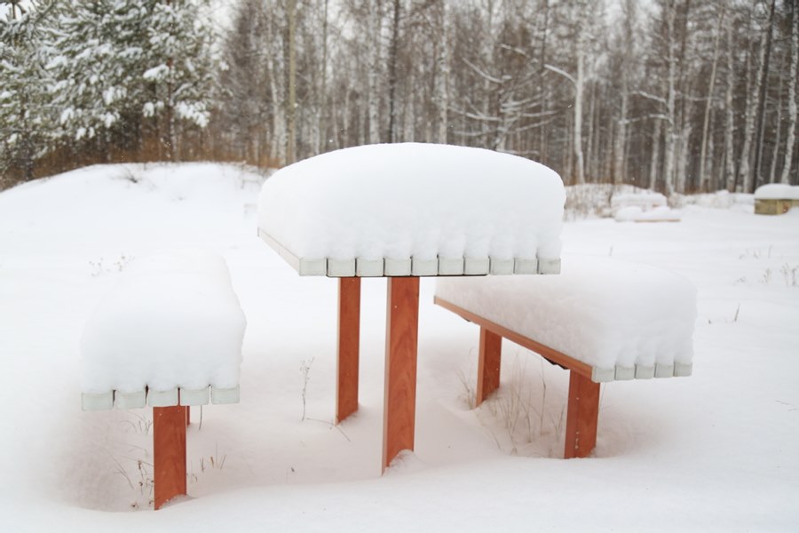 El distrito Huzhong en la región de Daxinganling, provincia de Heilongjiang, conocida como la ciudad más fría de China, recibió la mayor nevada del oto?o durante el fin de semana. [Foto de Feng Hongwei / para chinadaily.com.cn]