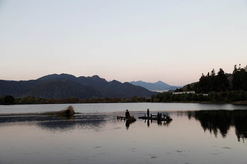 La luz del atardecer otorga una sensación de tranquilidad y ternura a la ciudad antigua de Heshun, provincia de Yunnan, 7 de diciembre del 2020. (Foto: Diario del Pueblo/ Zhou Yu)