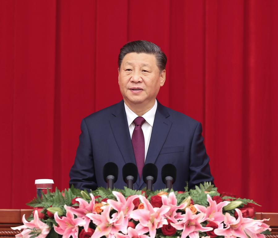 El presidente chino, Xi Jinping, también secretario general del Comité Central del Partido Comunista de China y presidente de la Comisión Militar Central, pronuncia un discurso importante en la reunión de A?o Nuevo celebrada por el Comité Nacional de la Conferencia Consultiva Política del Pueblo Chino, en Beijing, capital de China, el 31 de diciembre de 2020. (Xinhua/Yao Dawei)