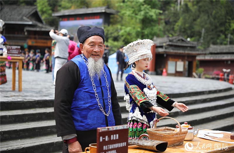 El asentamiento Miao más grande del mundo: la aldea Miao de Qianhu, en Xijiang, provincia china de Guizhou