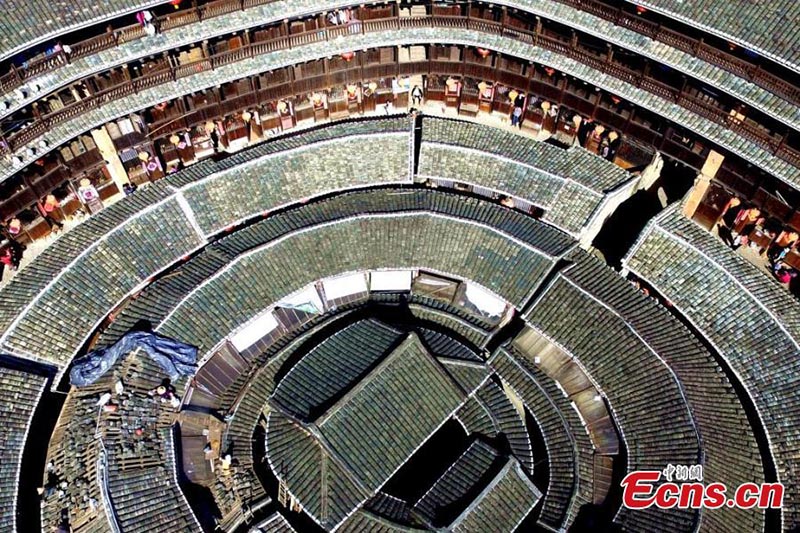 Esta foto muestra la magnífica vista de un Tulou en la provincia de Fujian. (Foto / Wang Dongming)