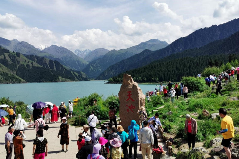 Producción de sandías en Longhe, Daxiqu, Changji, Región Autónoma de Xinjiang Uygur, 13 de julio del 2021. (Foto: Pueblo en Línea/ He Long)