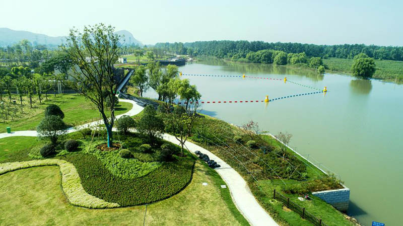 Una vista aérea del parque ecológico Xuejiawa en la orilla oriental del río Yangtze en Ma'anshan, provincia de Anhui, el 29 de junio de 2021. [Foto de Zhang Mingwei / para chinadaily.com.cn]