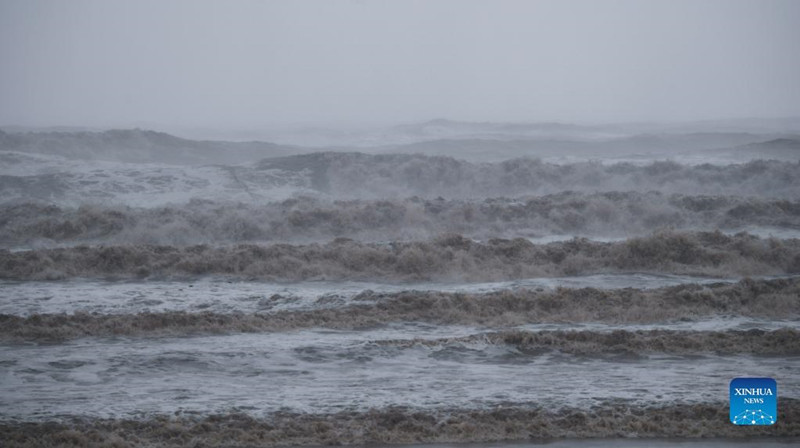 Zhejiang eleva al máximo el nivel de emergencia ante la amenaza del tifón Chanthu