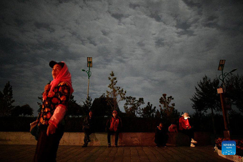 Tiempo de cosecha de uvas en Minning, Yongning, Región Autónoma de Ningxia Hui, 24 de septiembre del 2021.