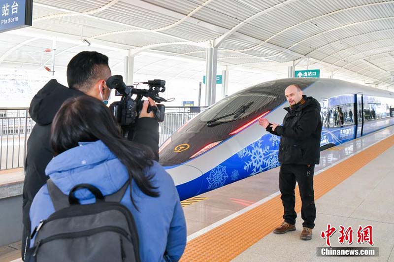 Tren de alta velocidad dise?ado para Juegos Olímpicos de Invierno de Beijing realiza su primer viaje