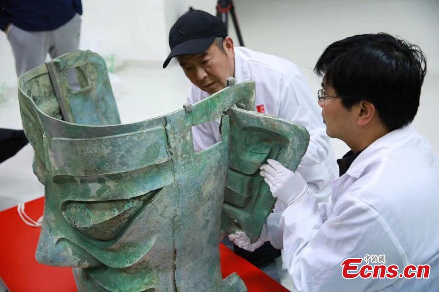 Abre al público la exposición de la máscara de bronce de Sanxingdui