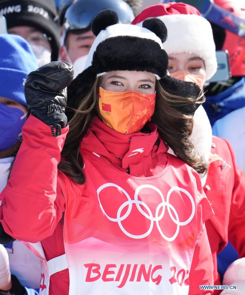 Beijing 2022: Gu Ailing gana su segundo oro para China en esquí libre halfpipe