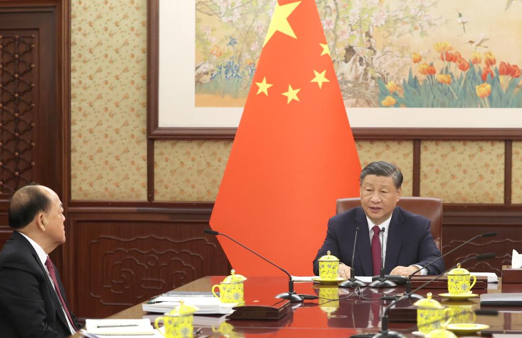 Xi escucha informe del jefe ejecutivo de RAE de Macao