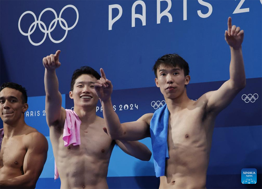 Chinos Wang y Long ganan oro en salto sincronizado de trampolín 3m masculino en Juegos Olímpicos de París