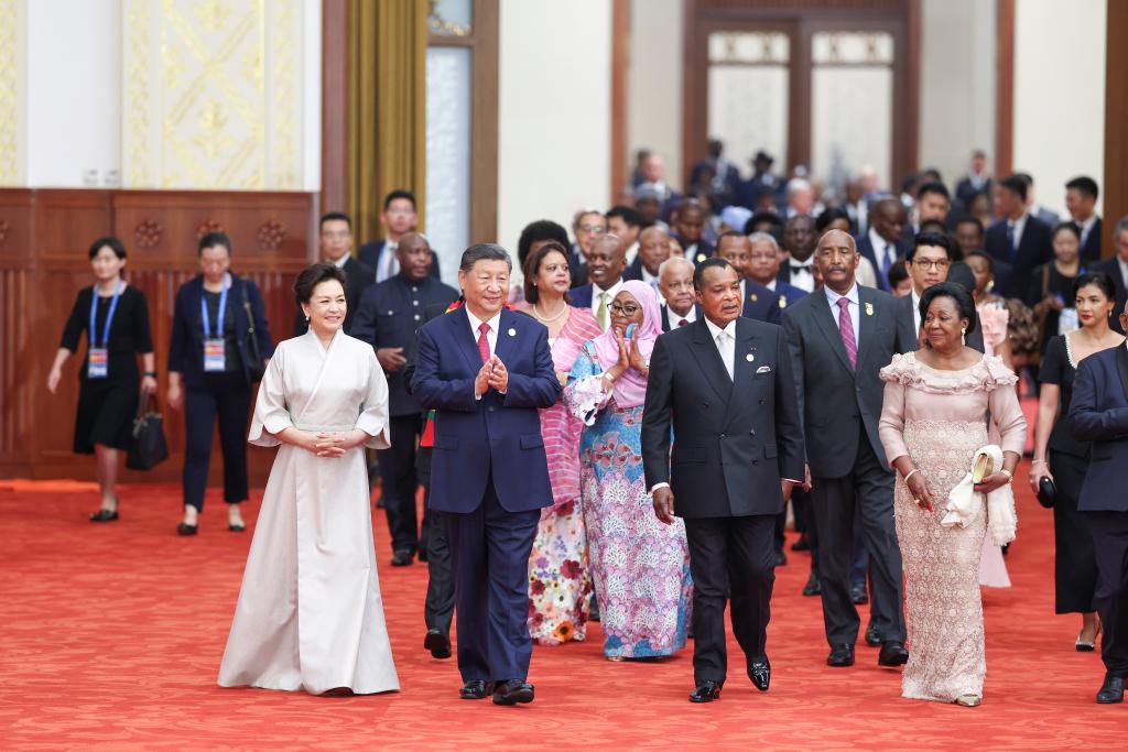 (FOCAC) Xi recibe a líderes africanos y elogia lazos modelo entre China y áfrica antes de gran cumbre