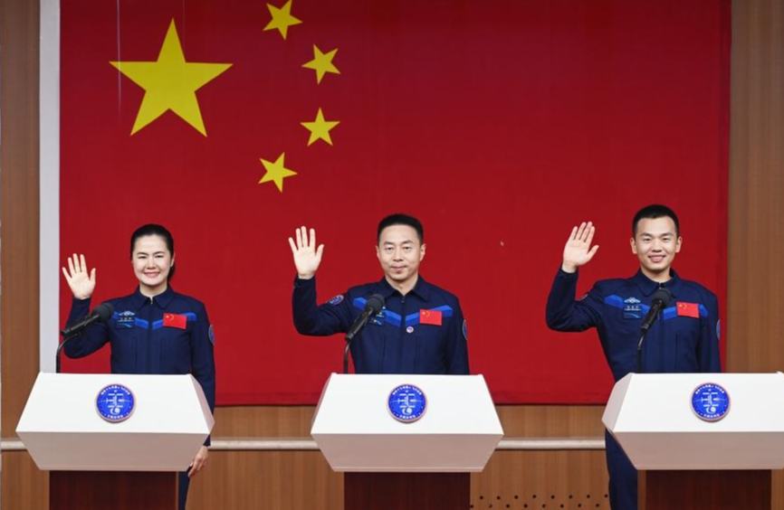 China da a conocer tripulación de Shenzhou-19 para misión a estación espacial